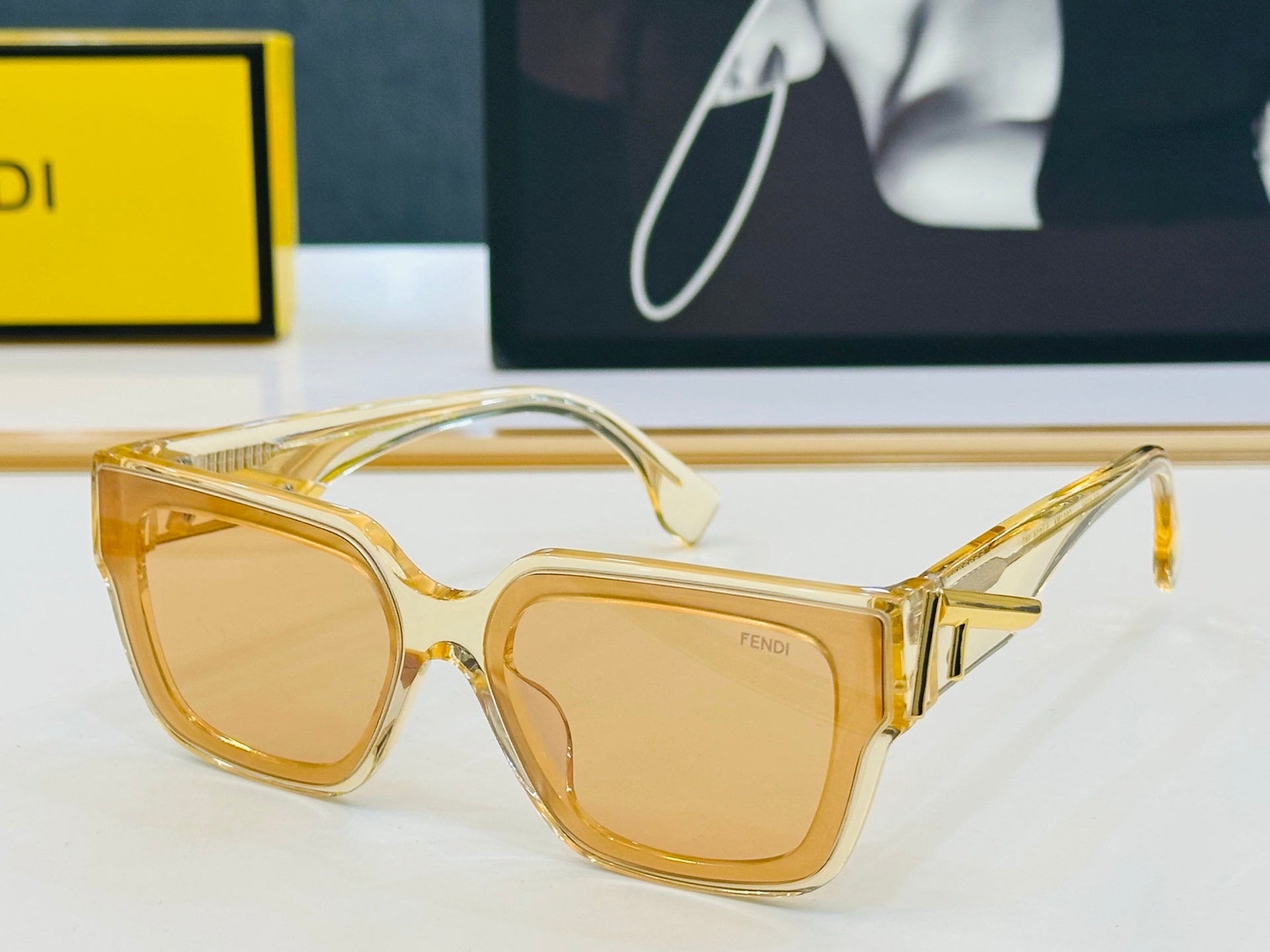 Fendi Sunglasses 677547