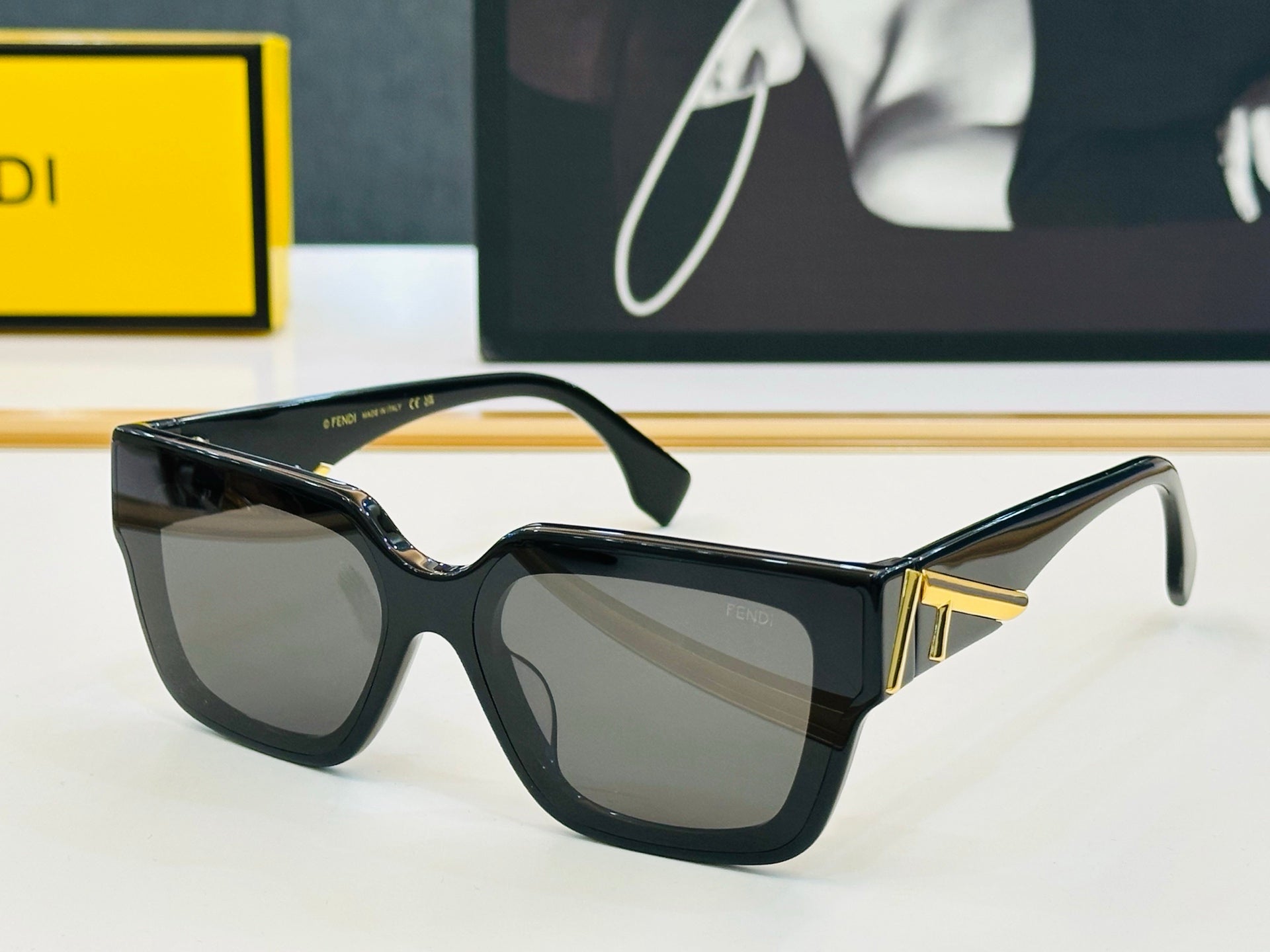 Fendi Sunglasses 677547