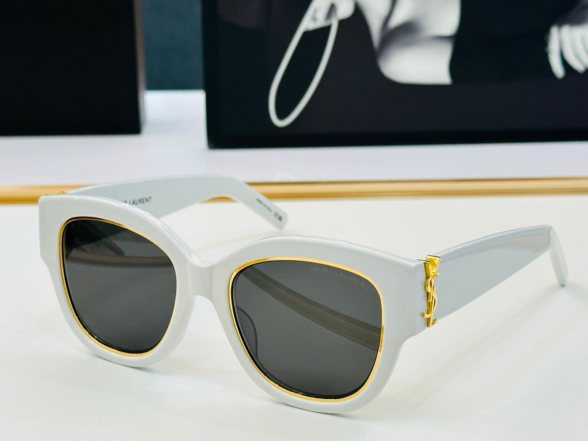 Saint Laurent Sunglasses 677549