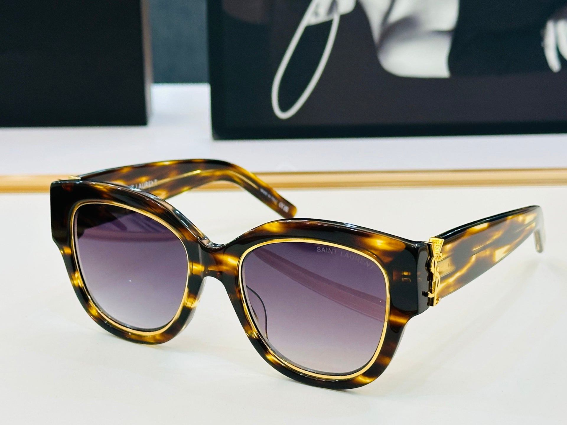 Saint Laurent Sunglasses 677549